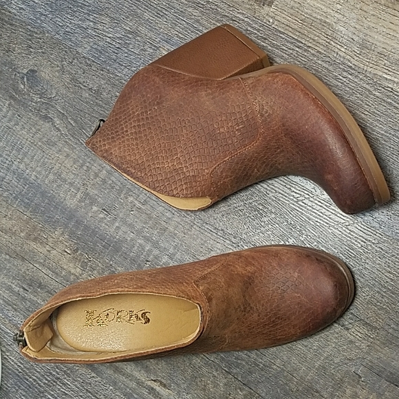 Kork-Ease Shoes - KORKS GEMINI 6.5 Bootie Brown Leather  Like New Zipper on heel